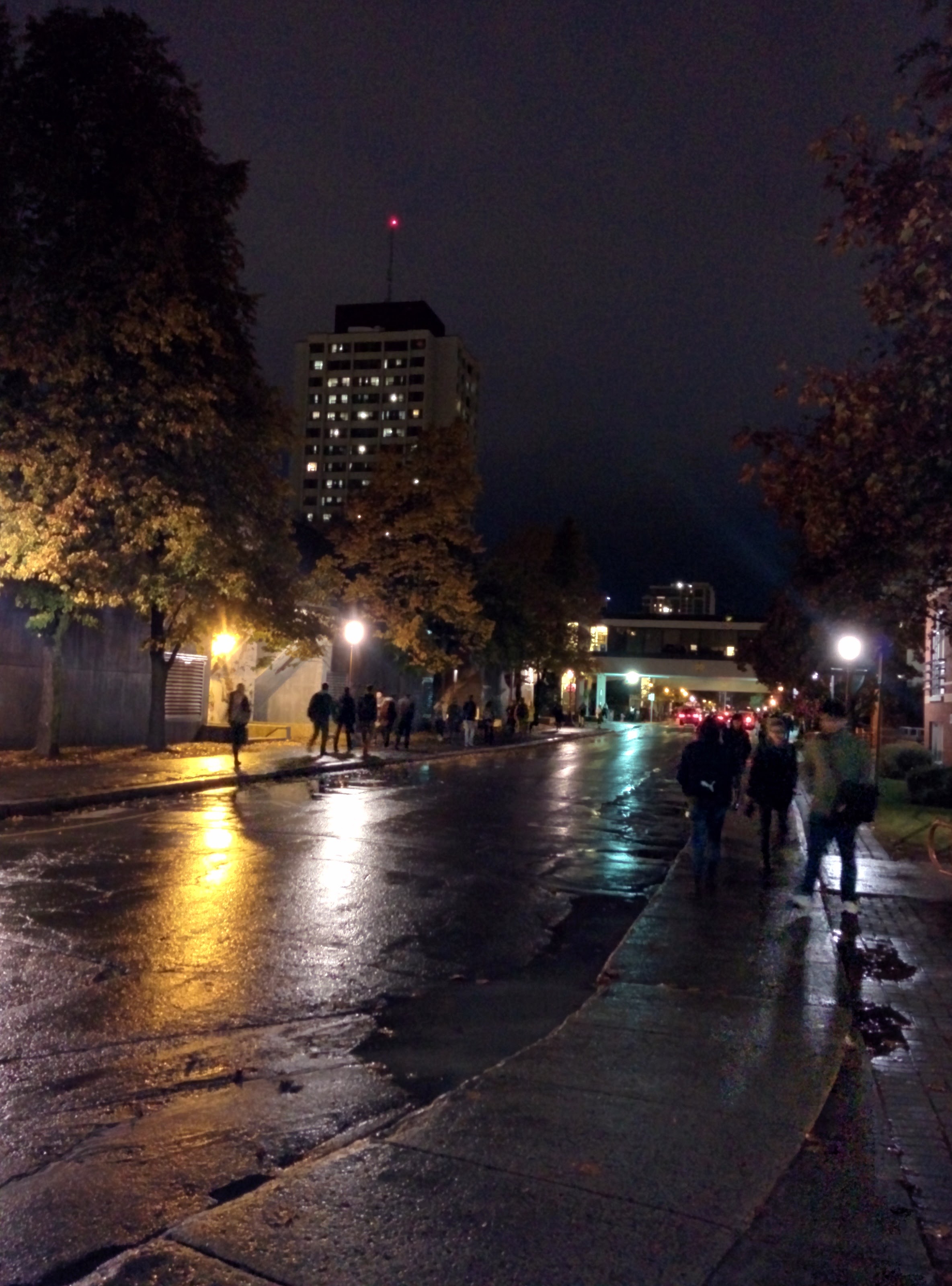 uOttawa - Thompson Residence at night